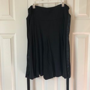 Black stretch skirt